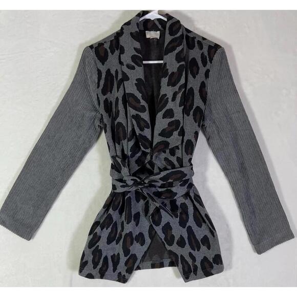 Entro Jackets & Blazers - Entro Gray Cheetah Print Jacket Size Small Belted